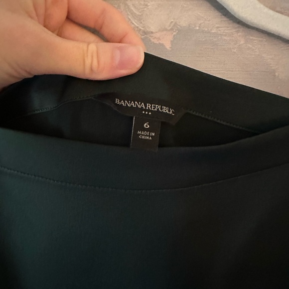 Dark Green Banana Republic Factory Flutter-Sleeve Knee-Length Dress - Picture 6 of 8